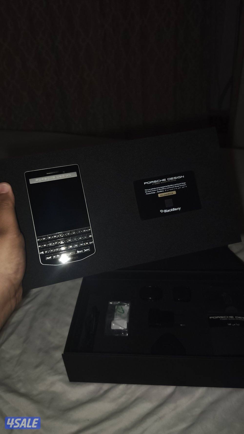 BlackBerry Porsche Design P’9983 Carbon0