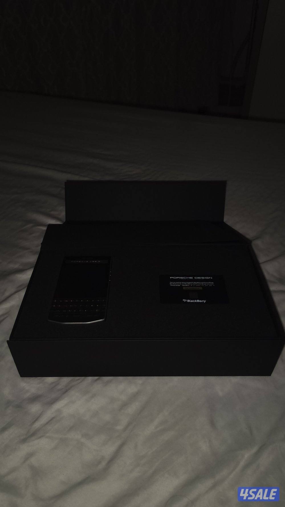 BlackBerry Porsche Design P’9983 Carbon2