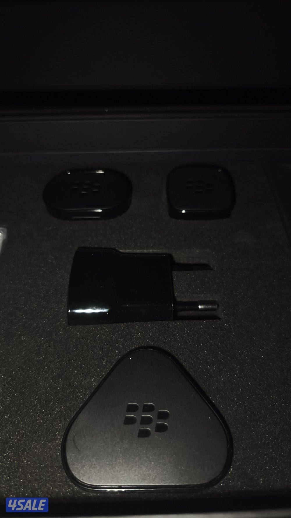 BlackBerry Porsche Design P’9983 Carbon10