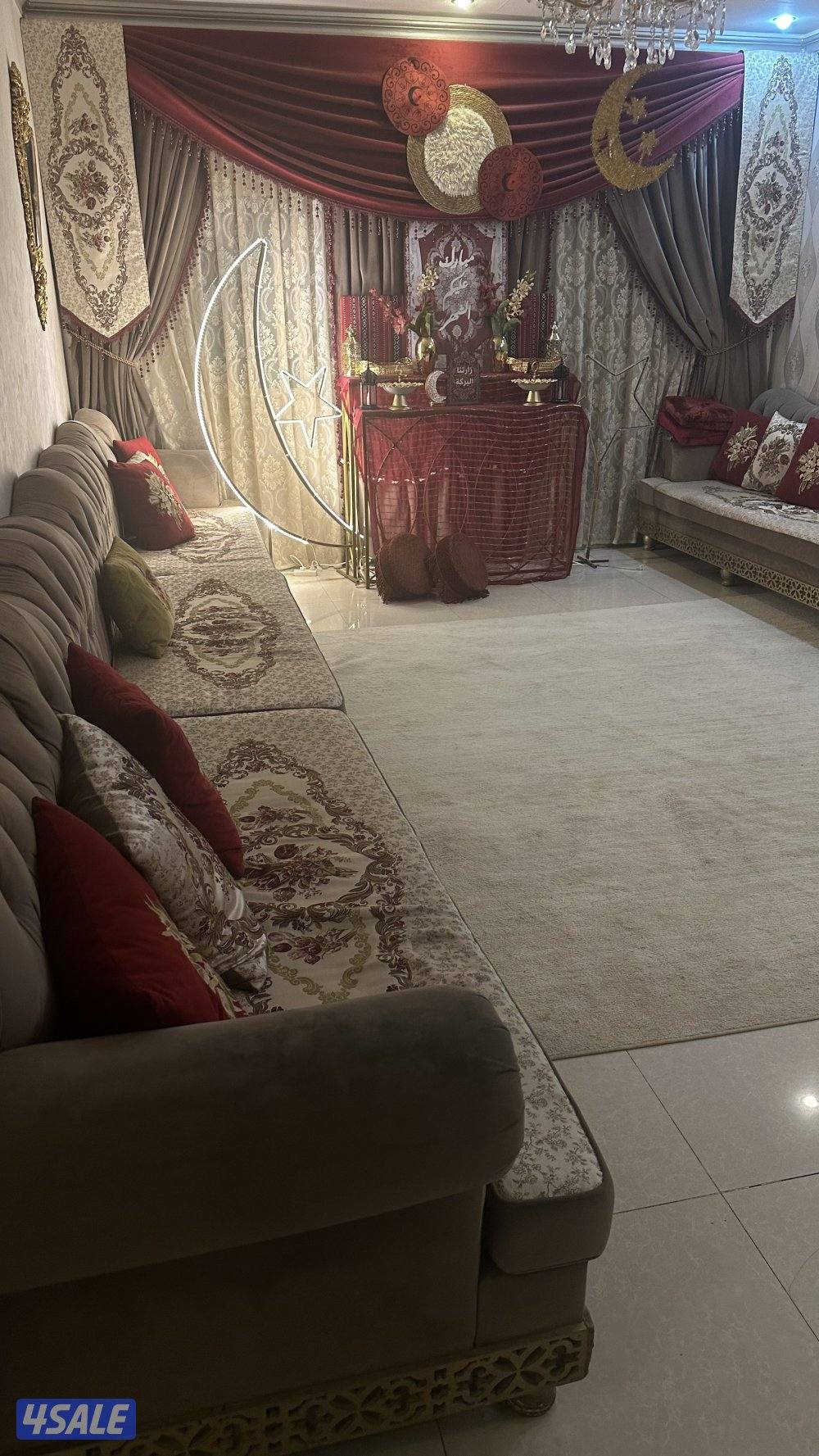 قنفات كبيره بحاله جيده جدا مع ستارتين وزوليه جديده وطاولات وزولية0