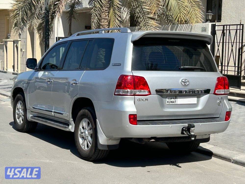 لاند كروزر GXR موديل 2011 ماشي 375 الف سيرفس منتظم شرط الفحص5
