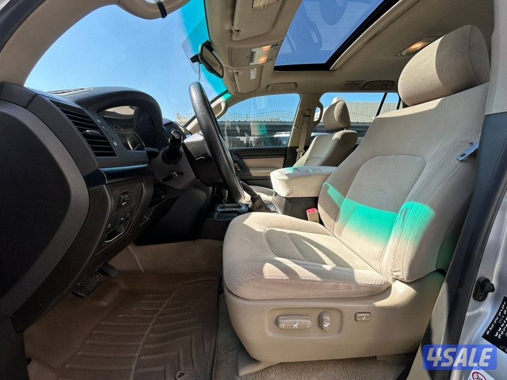 لاند كروزر GXR موديل 2011 ماشي 375 الف سيرفس منتظم شرط الفحص9