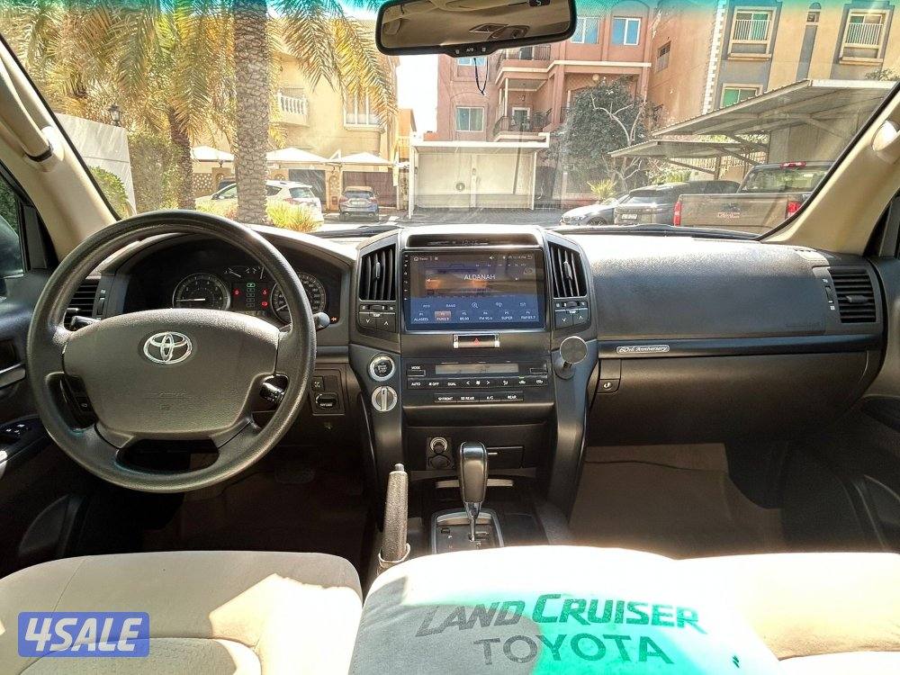 لاند كروزر GXR موديل 2011 ماشي 375 الف سيرفس منتظم شرط الفحص10