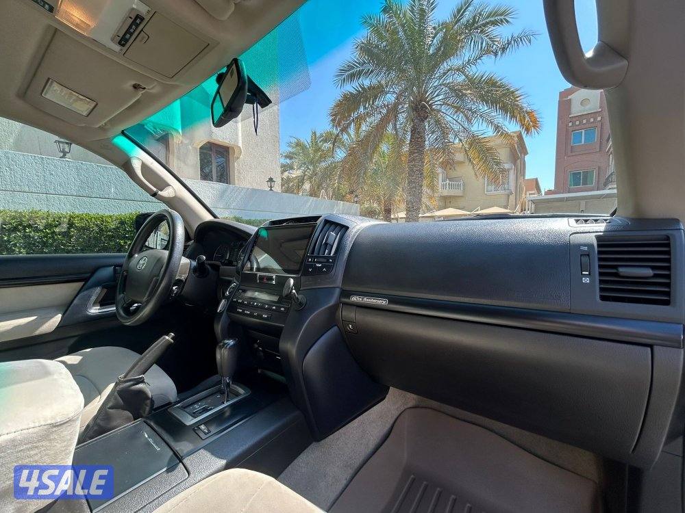 لاند كروزر GXR موديل 2011 ماشي 375 الف سيرفس منتظم شرط الفحص11