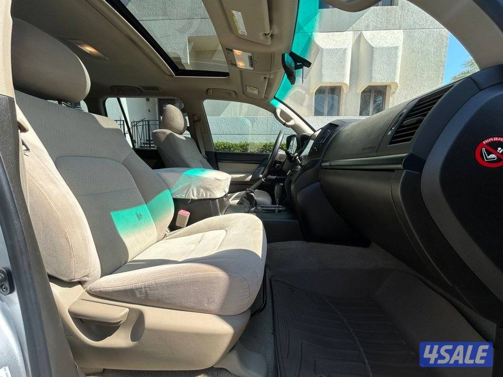 لاند كروزر GXR موديل 2011 ماشي 375 الف سيرفس منتظم شرط الفحص12