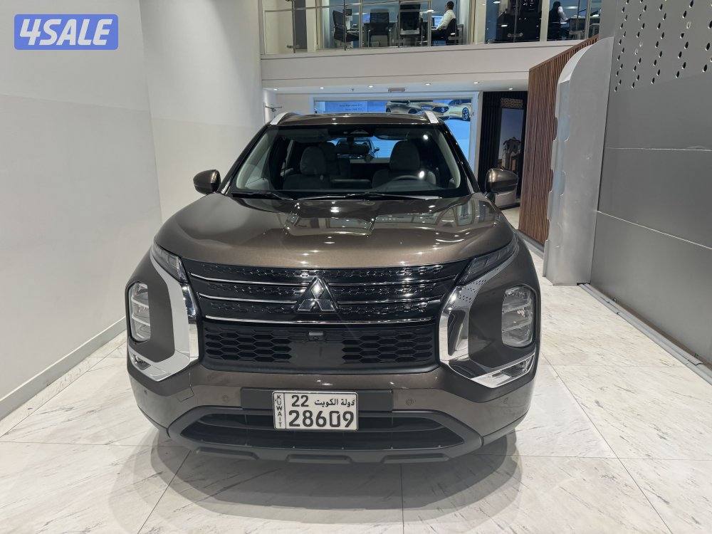 Mitsubishi outlander0