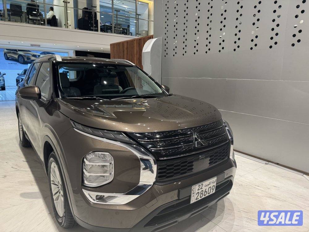 Mitsubishi outlander1