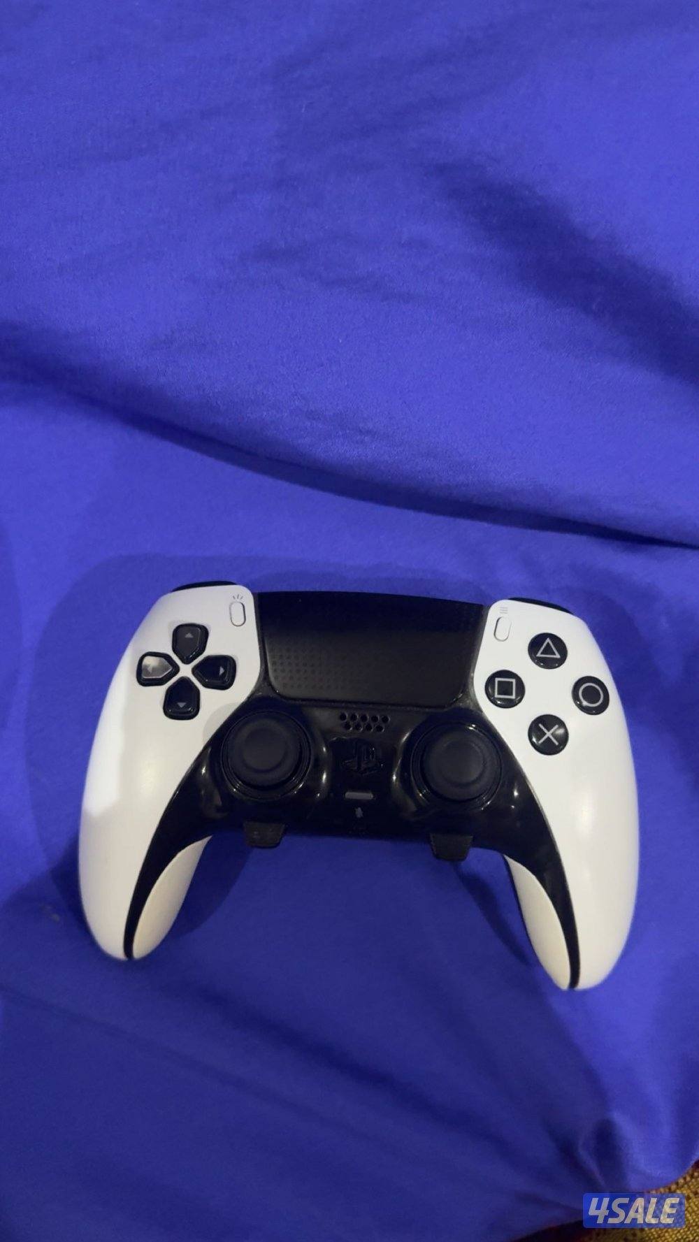 يده سوني ٥ ايدج مع كل اغراضها الي في الصوره1