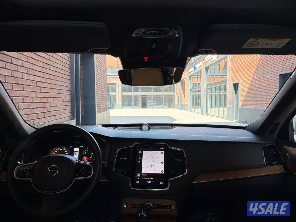 فولفو XC90 بحاله ممتازه10