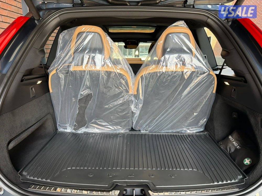 فولفو XC90 بحاله ممتازه12
