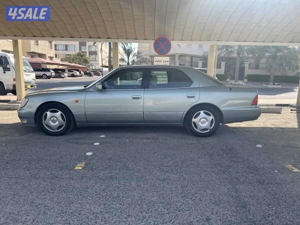 لكزس LS40019981