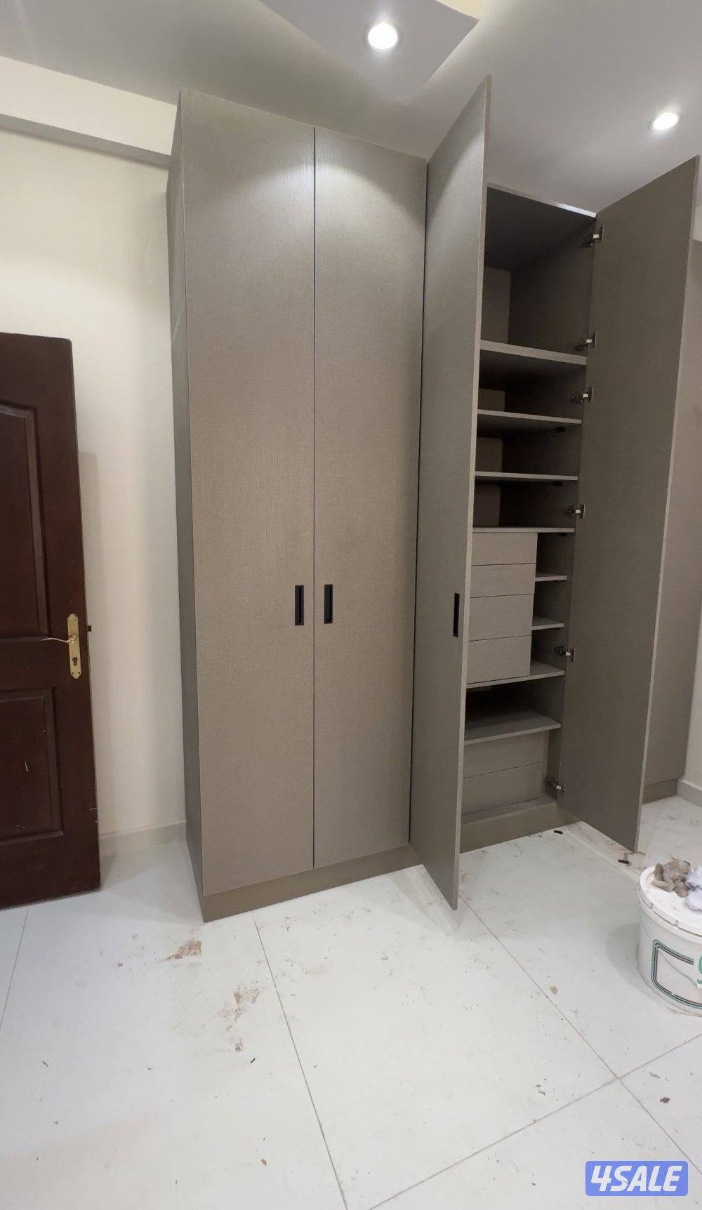 نجار تفصيل دواليب جدران تلفزيون بد وول وأبواب خشب وديكور7