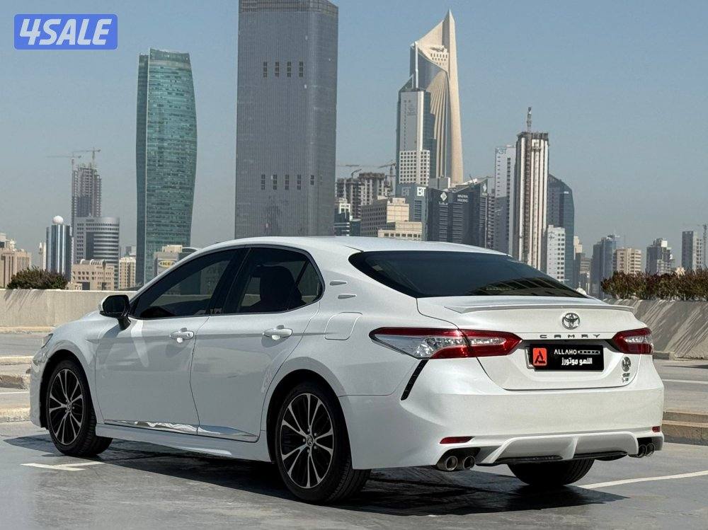 للبيع كامري V6 عداد 85KM موديل 20201