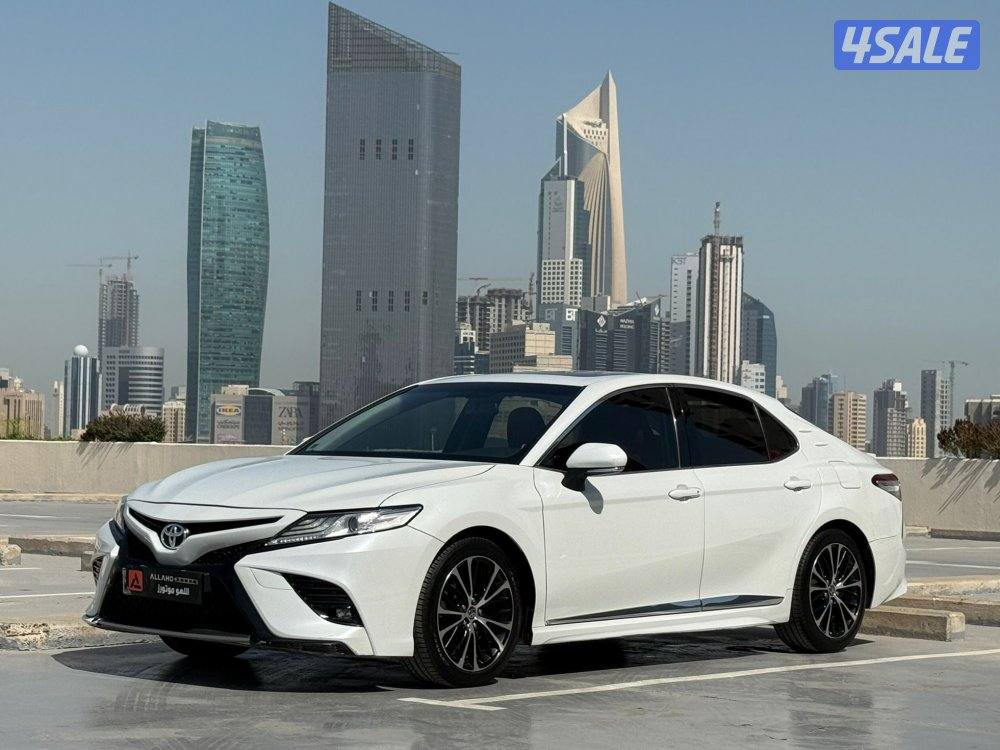 للبيع كامري V6 عداد 85KM موديل 20202