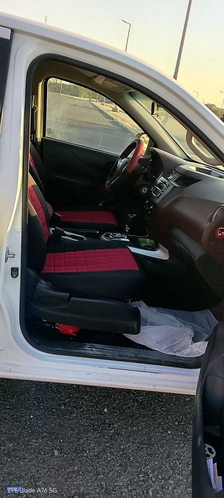 للبيع نيسان نافارا 2020 شرط الفحص اوتوماتك8