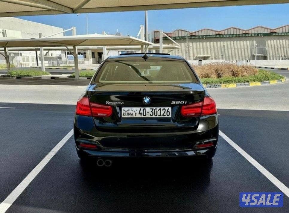 BMW 320i -الموديل :2016 -العداد:1645