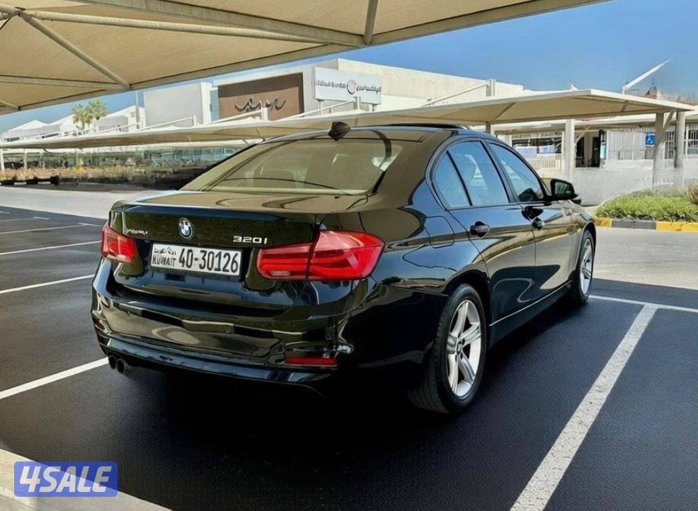 BMW 320i -الموديل :2016 -العداد:1646