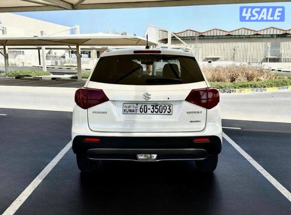 سوزوكي فيتارا-الموديل :2021- العداد:1045