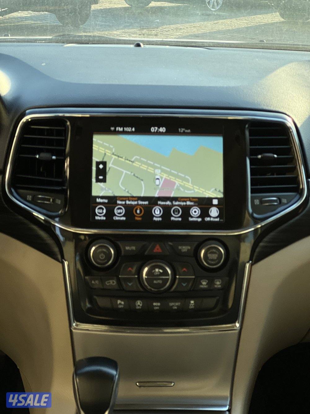 للبيع جراند شيروكي بحالة ممتازة12