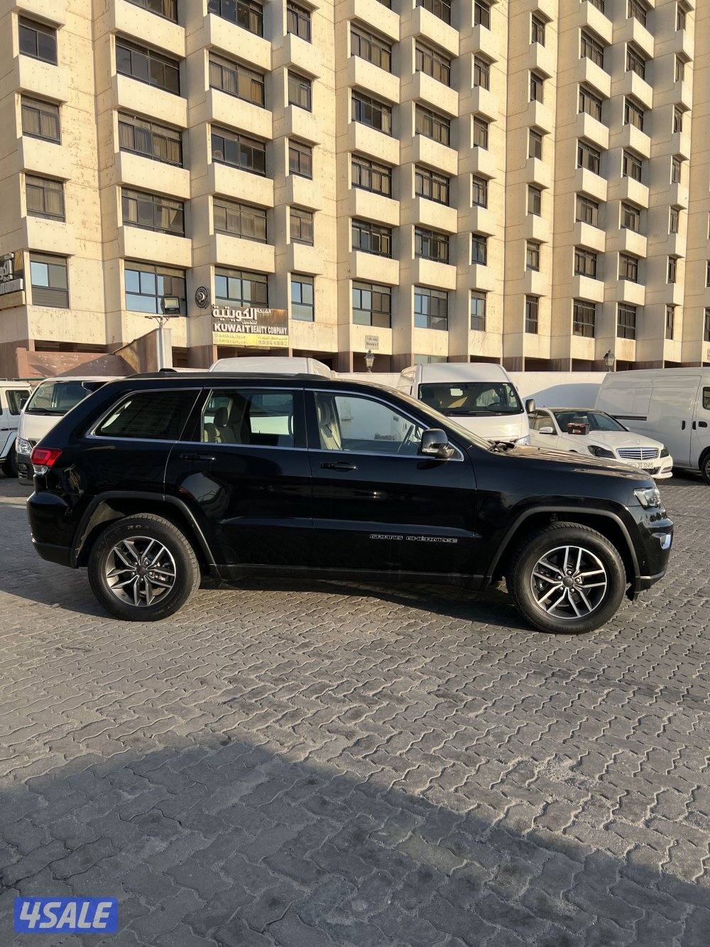 للبيع جراند شيروكي بحالة ممتازة13