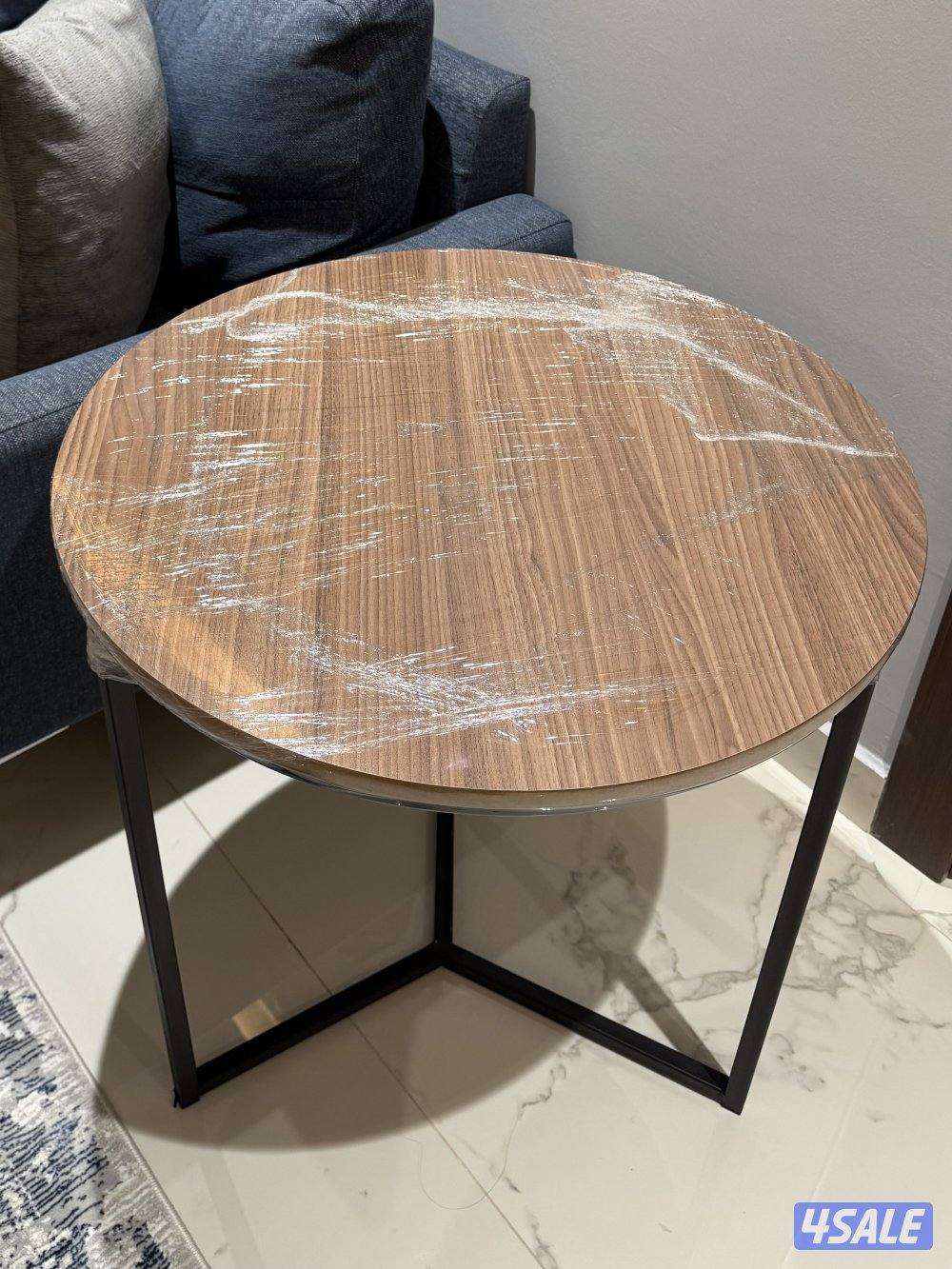 ٧ طاولات خشب جدد1