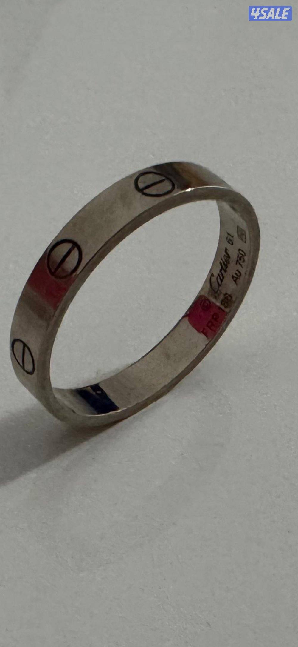 خاتم كارتير Love ذهب ابيض عيار 180