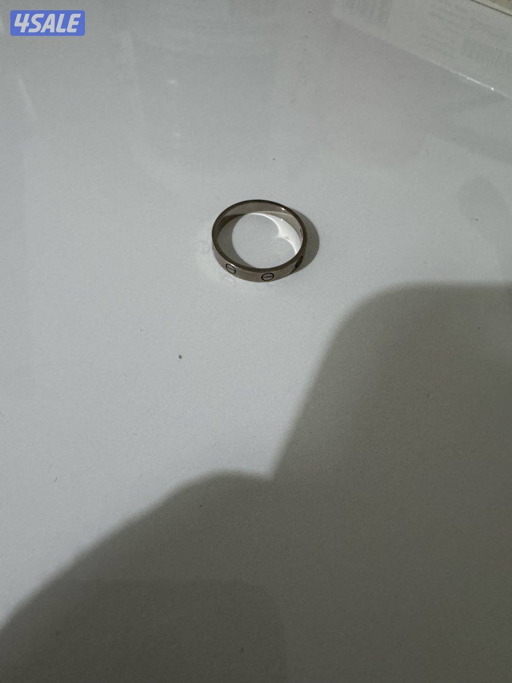 خاتم كارتير Love ذهب ابيض عيار 182