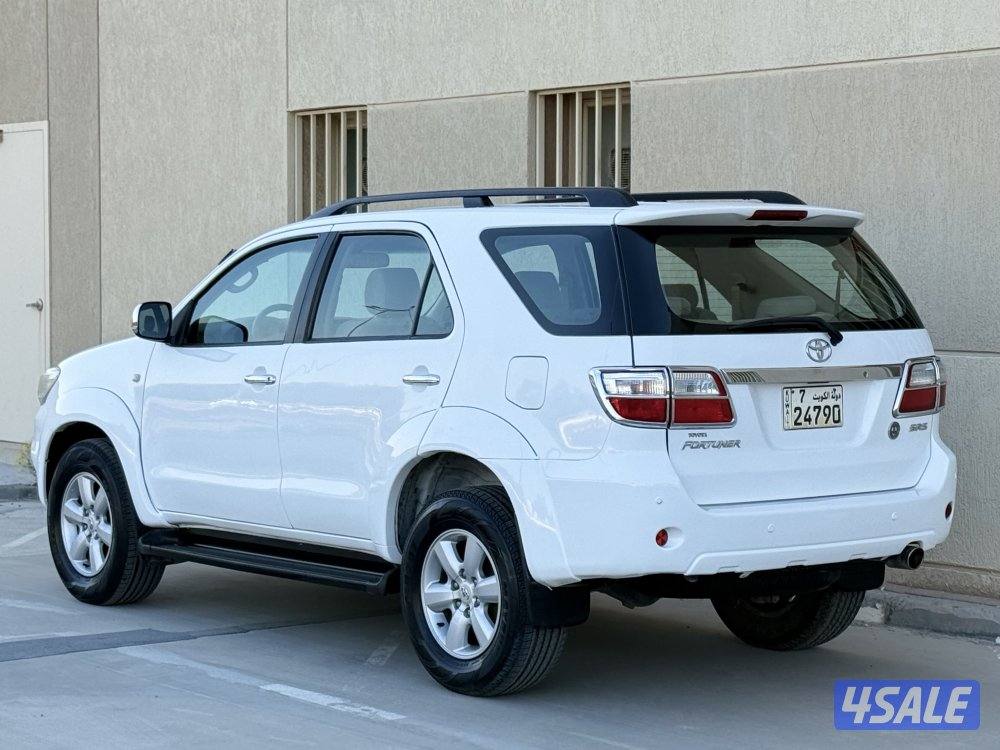 تويوتا فورتنر - موديل 2011 - عداد 313 - دبل جير - وارد الساير3