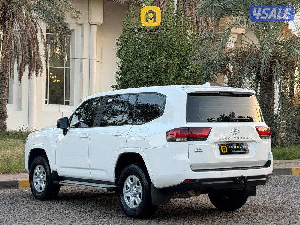 للبيع لاندكروزر GX-R V6 موديل 2024 بحالة الوكاله5
