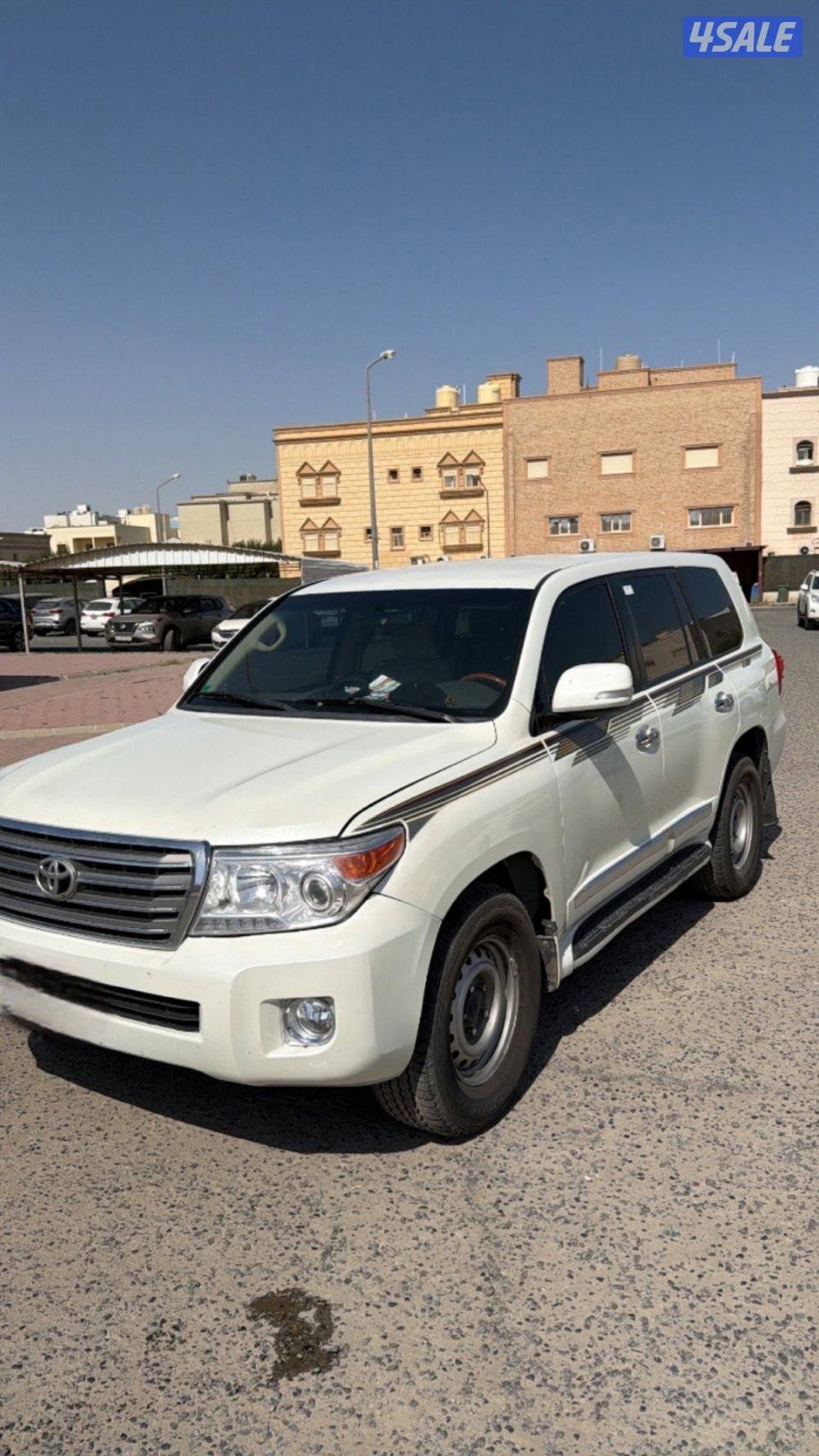 للبيع لاند2014 قير عادي2