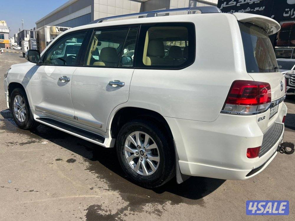 تويوتا لاند كروزر GX.R-V8 موديل 2017 ماشى 171.000 k.3