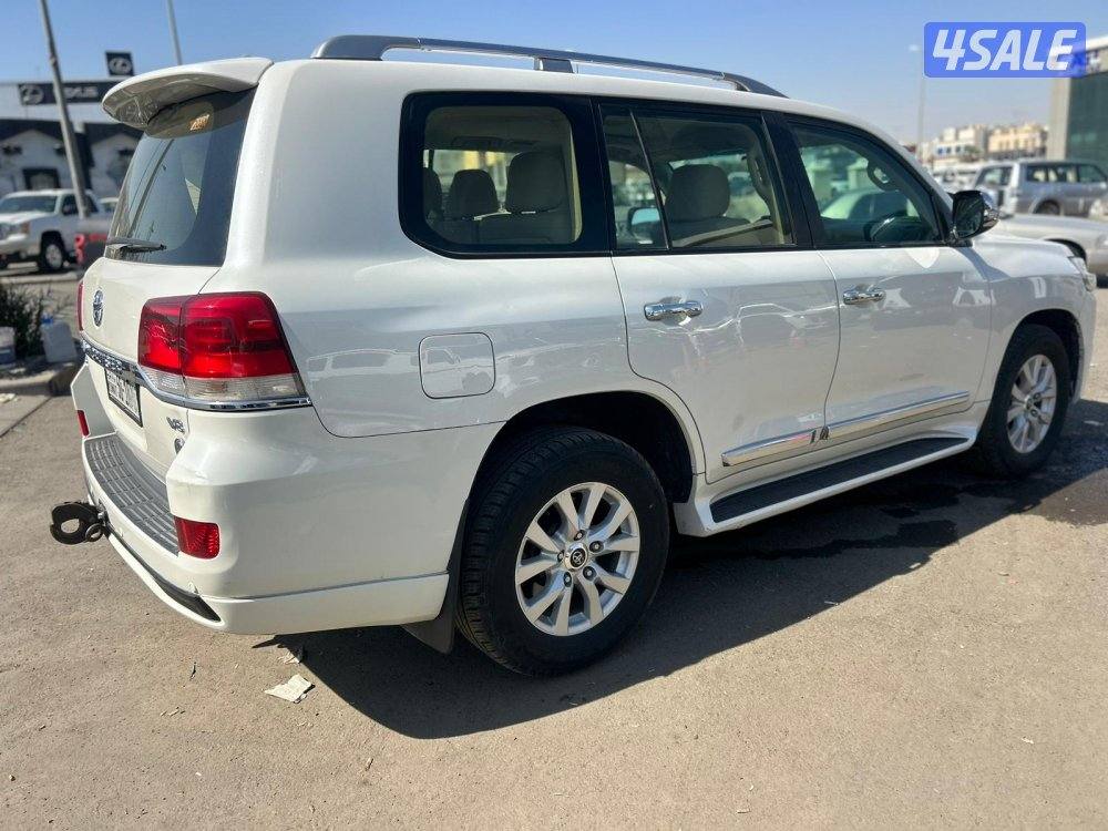 تويوتا لاند كروزر GX.R-V8 موديل 2017 ماشى 171.000 k.2