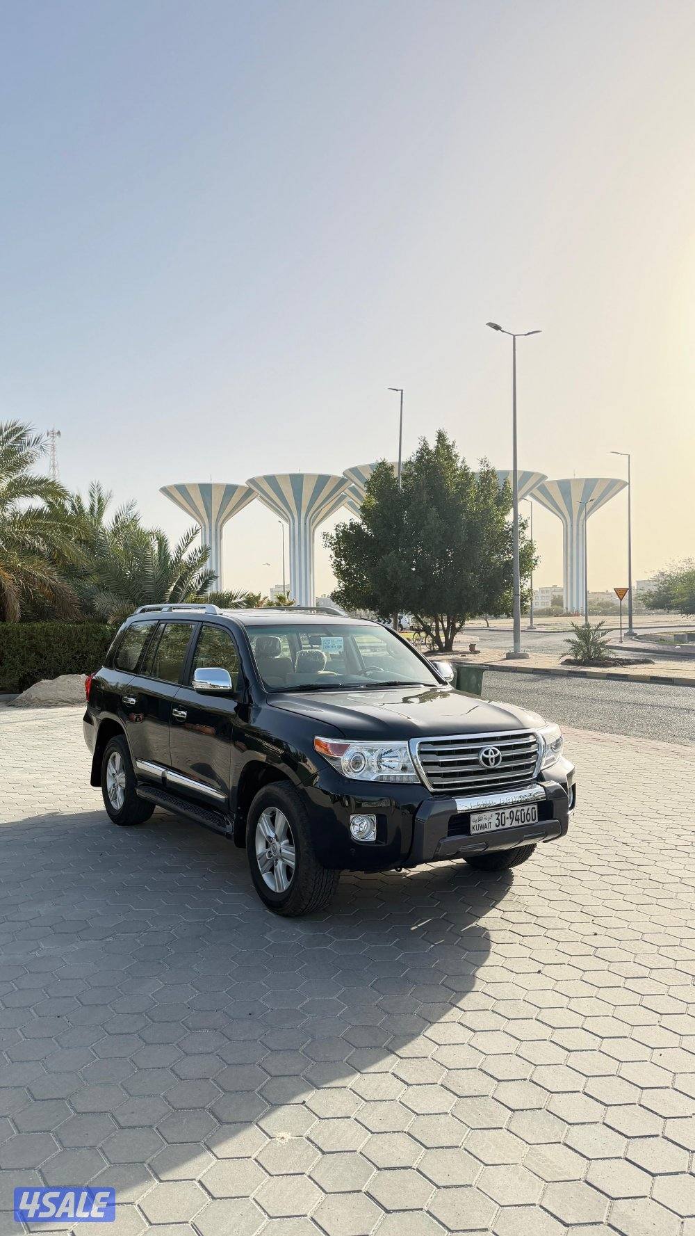 للبيع لاند كروزر GXR موديل 2015 ماشي 270 الف 8سلندر0