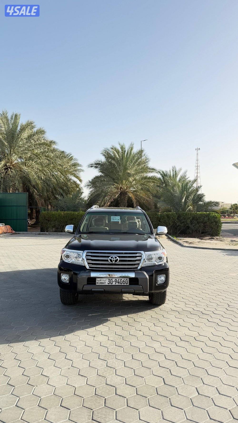 للبيع لاند كروزر GXR موديل 2015 ماشي 270 الف 8سلندر3