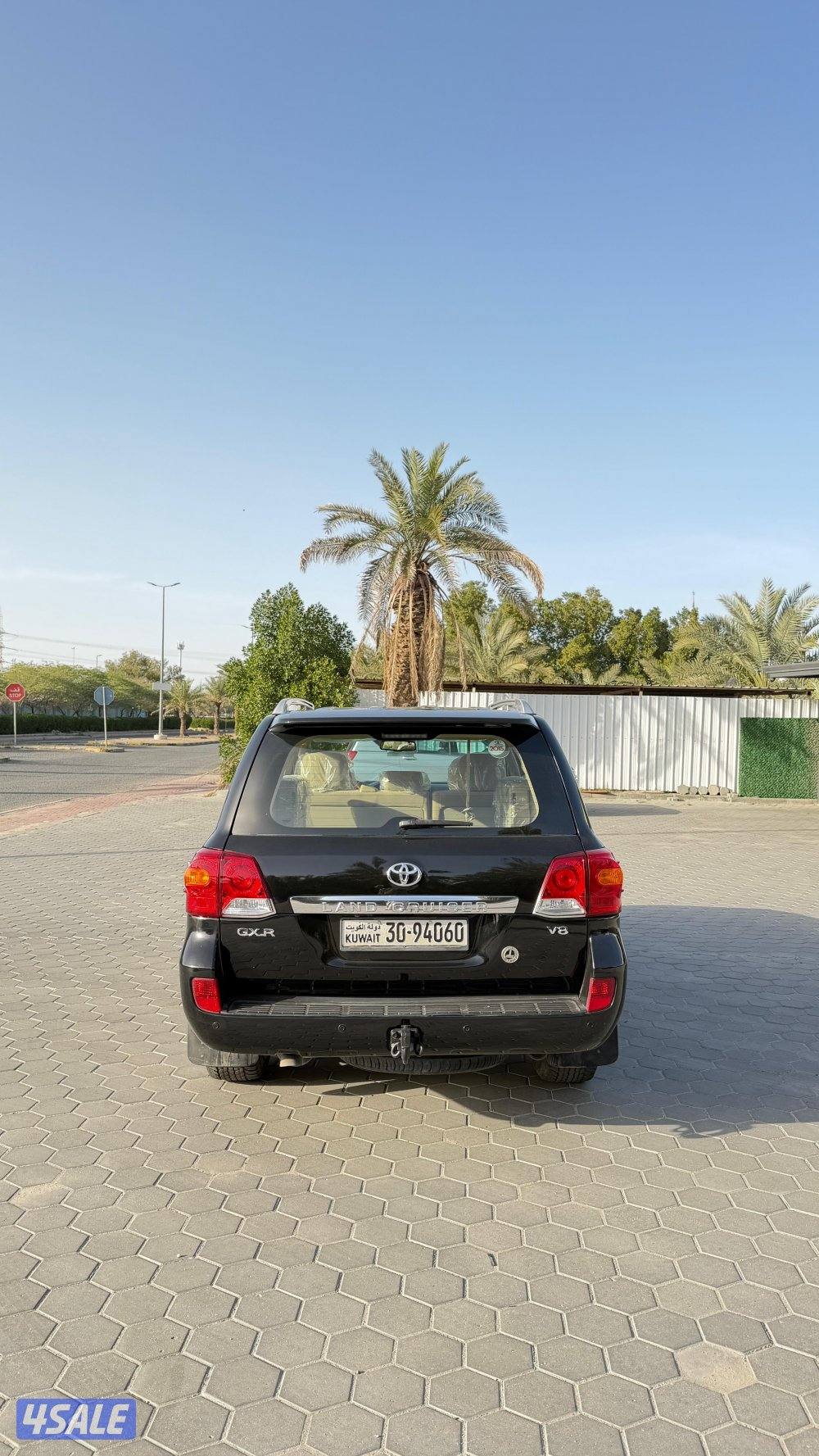 للبيع لاند كروزر GXR موديل 2015 ماشي 270 الف 8سلندر6