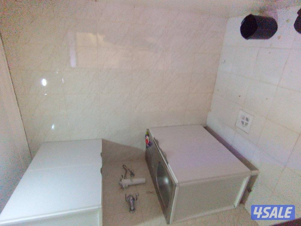 يوجد لدينا شقق ايجار غرفه وصاله ومطبخ وحمام تشطيب سوبر لوكس يوجد باركن8