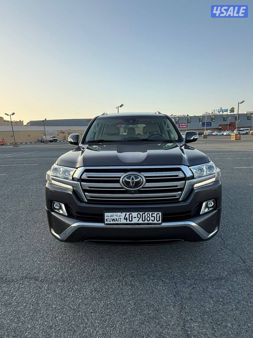 لاند كروز VXR الساير 2018 بحاله الوكاله عداد 260 الف0