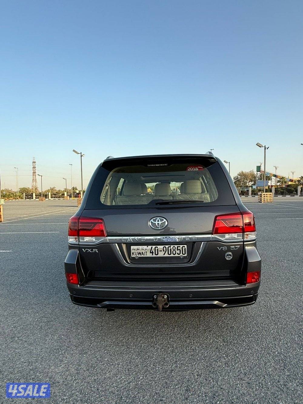 لاند كروز VXR الساير 2018 بحاله الوكاله عداد 260 الف4