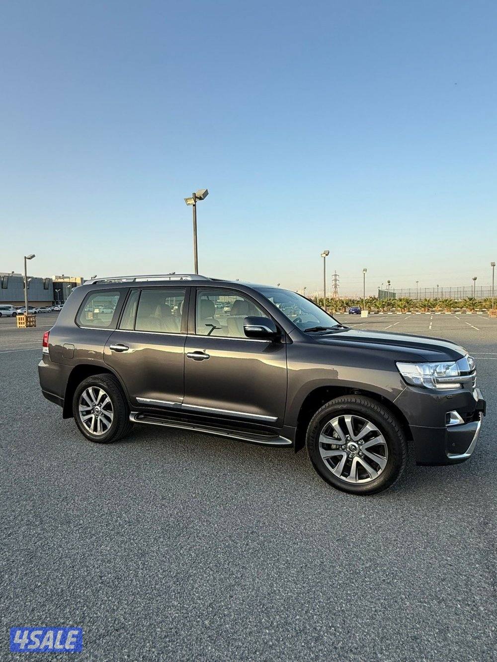 لاند كروز VXR الساير 2018 بحاله الوكاله عداد 260 الف5