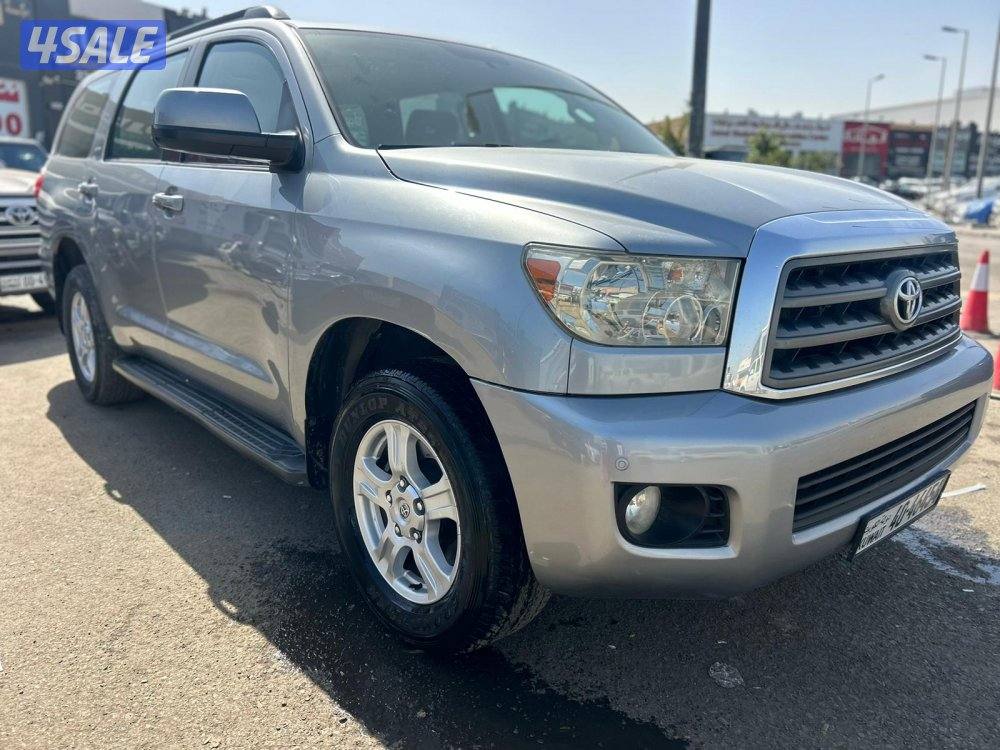 تويوتا سيكويا SR5.V8-5.7L  موديل 2013 ماشى 259.000 k.m  وارد الخليج .1
