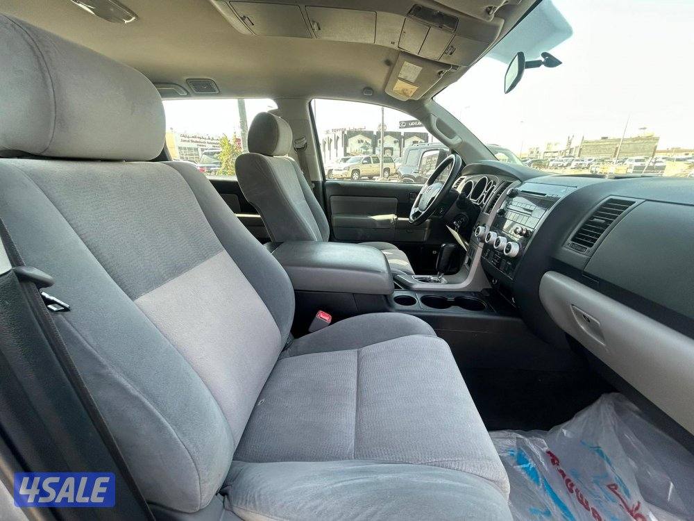 تويوتا سيكويا SR5.V8-5.7L  موديل 2013 ماشى 259.000 k.m  وارد الخليج .5