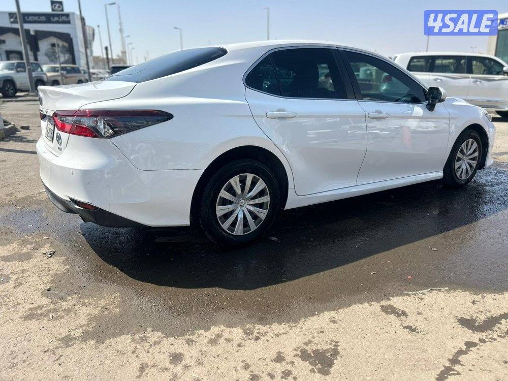 تويوتا  كامرى V4 -LE  موديل 2020 ماشى 88.000 k.m  وارد الساير.2