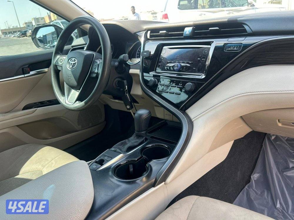 تويوتا  كامرى V4 -LE  موديل 2020 ماشى 88.000 k.m  وارد الساير.6