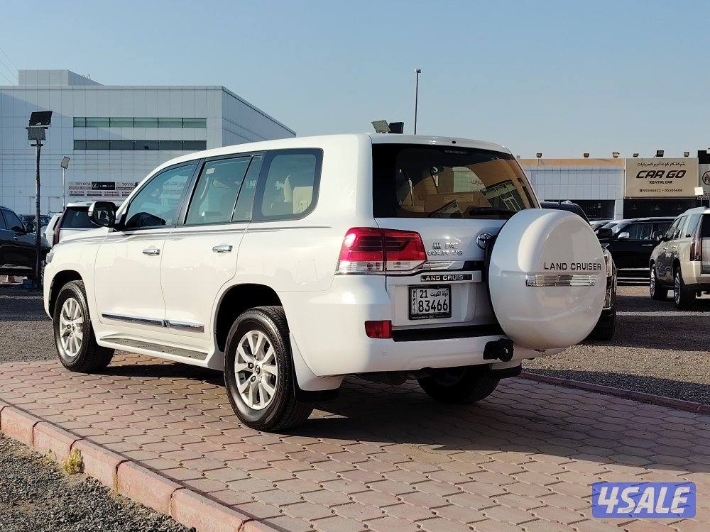 لاندكروزر 8 سلندر سبير علاق2