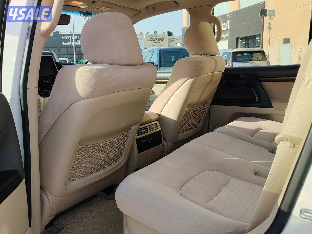 لاندكروزر 8 سلندر سبير علاق5