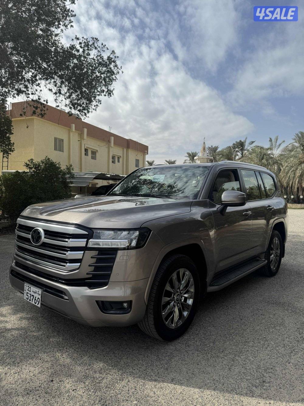 لاند كروزر (GXR (AERO عداد 80 الف1