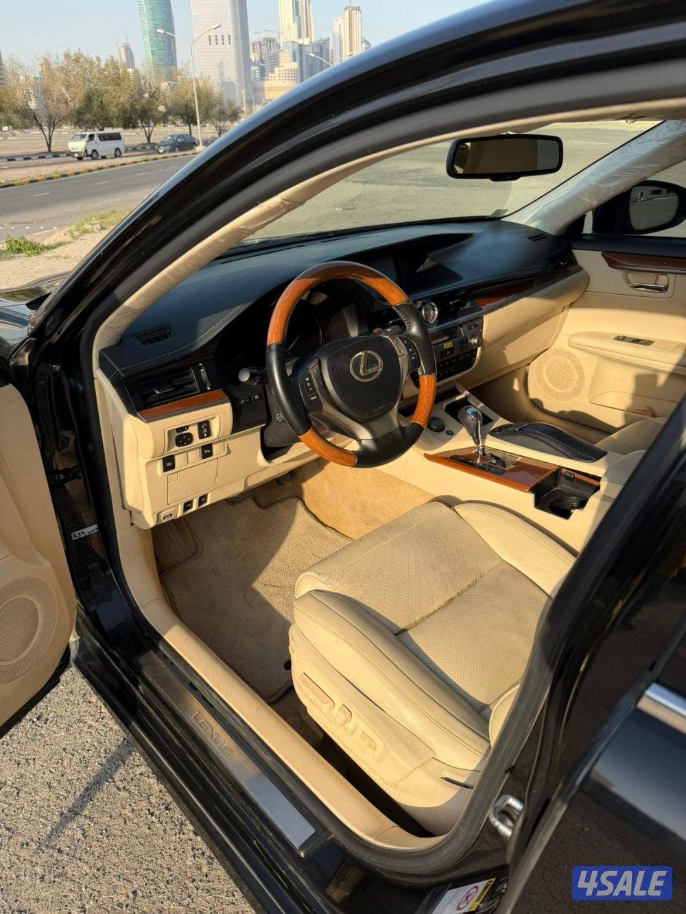 للبيع سياره ليكزس ES2503