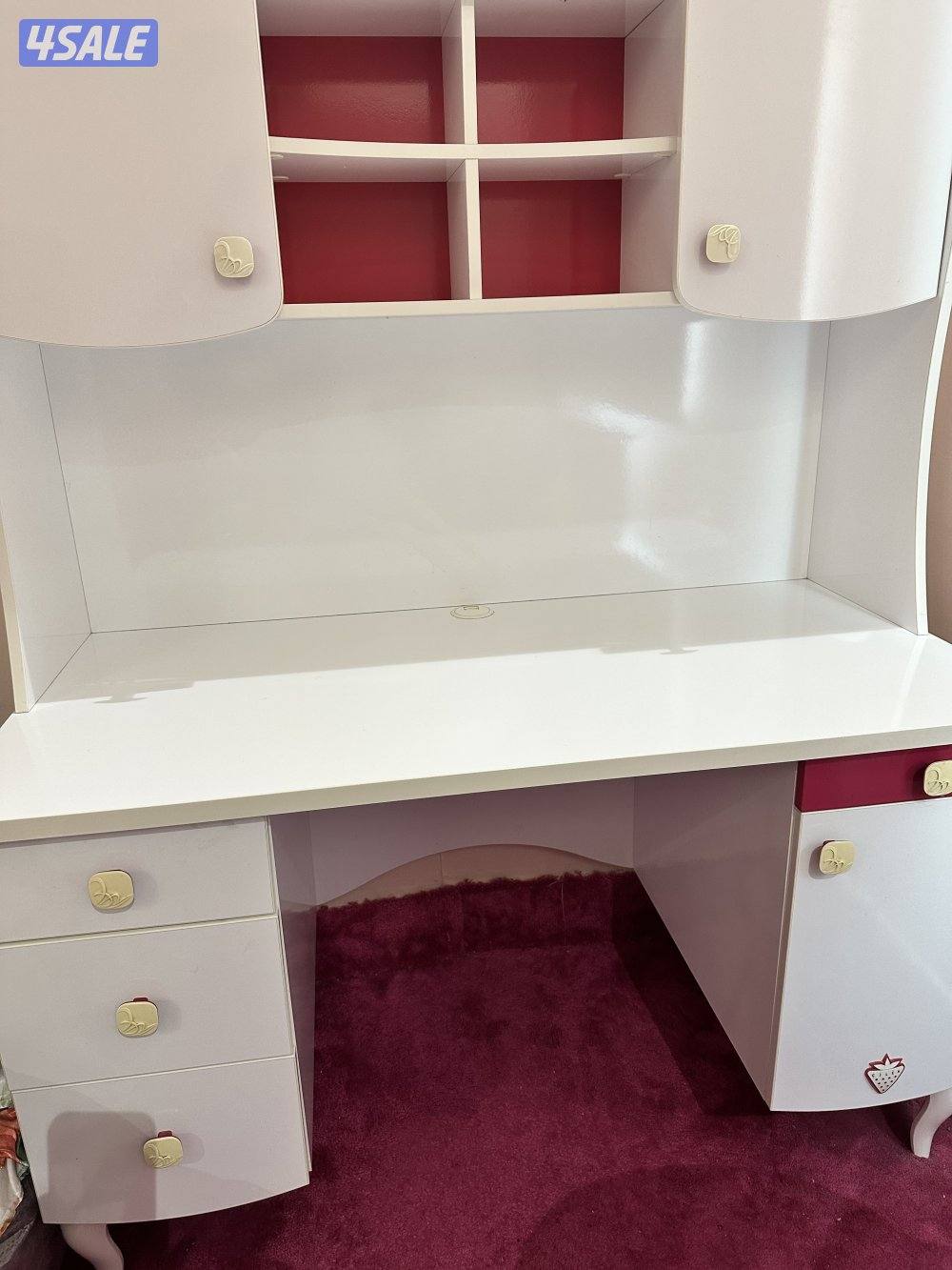 غرفة بنات خشب قوي وشبه جديدة ماركة الفراولة تركية1