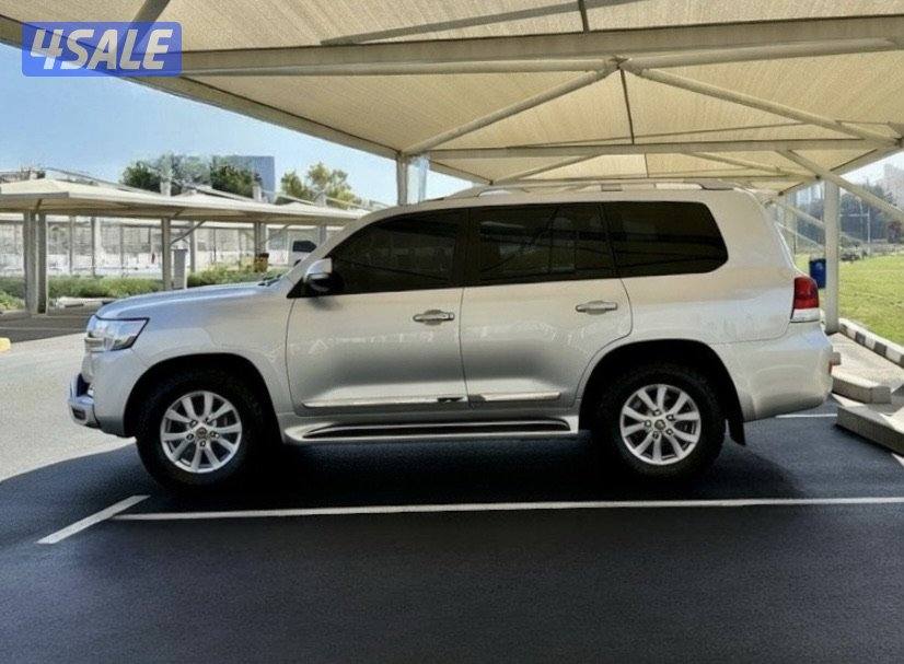 تويوتا لاند كروزر - الموديل2019 - العداد:2523