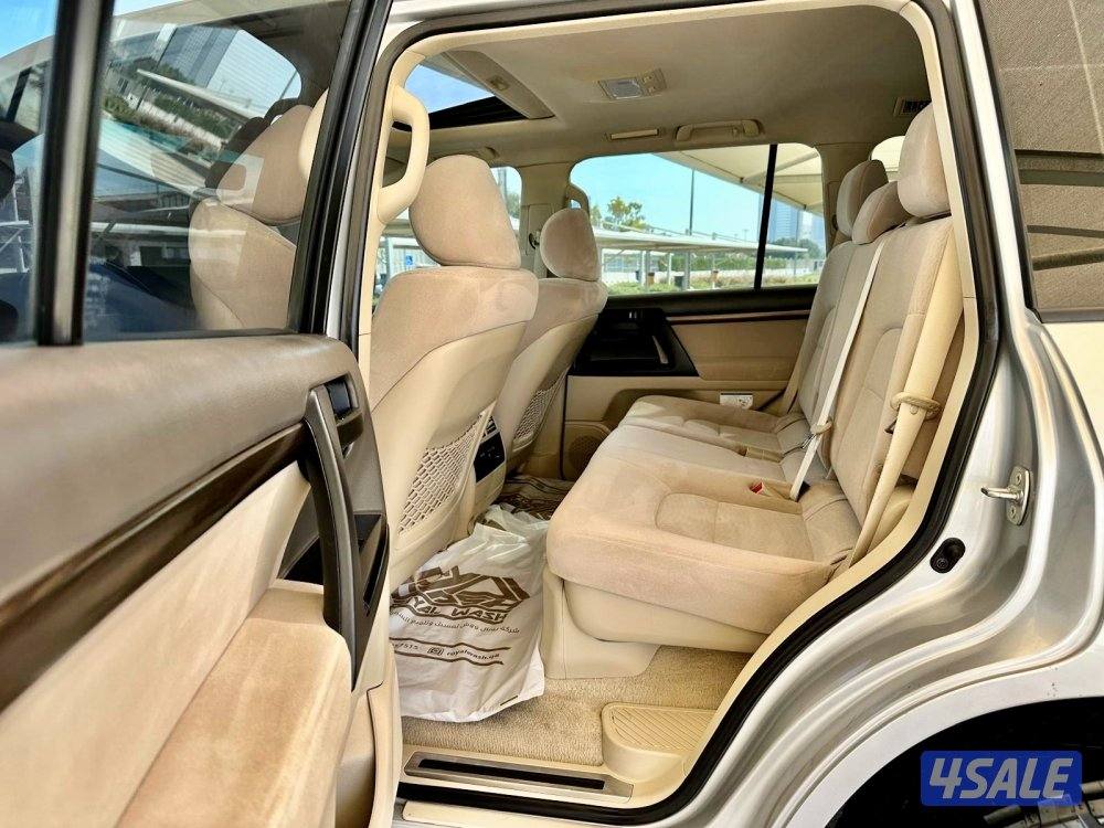 تويوتا لاند كروزر - الموديل2019 - العداد:25213